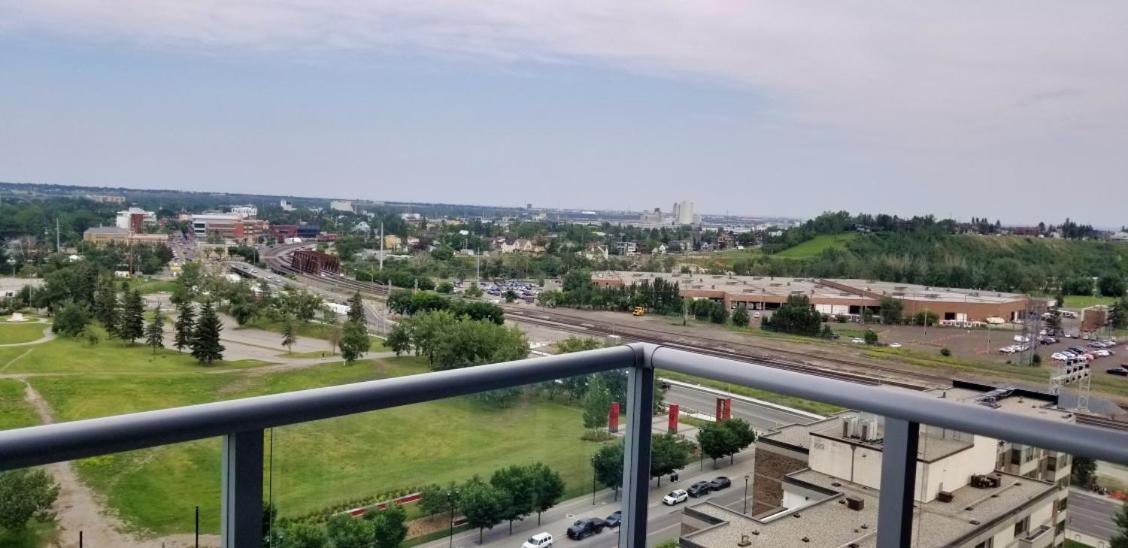 Furnished 1 Bedroom In East Village By Signature Suites Ltd Calgary Luaran gambar